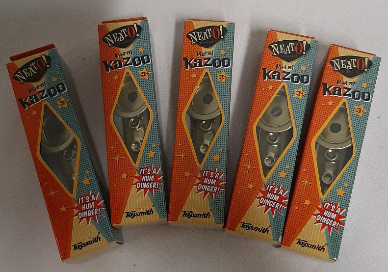 5 New Kazoos Start your own band! Great Party Favor!