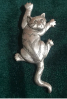 JJ Jonette Climbing Cat Brooch Signed