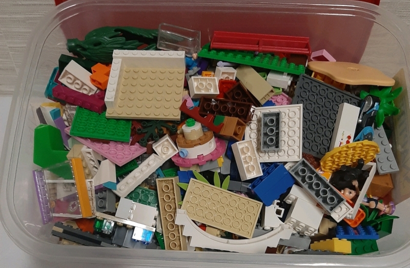 Large Containet of Mixed Lego Pieces