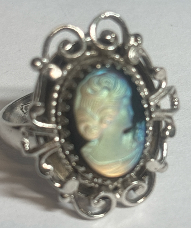 Whiting & Davis Irridescent Cameo Ring Estate Vintage