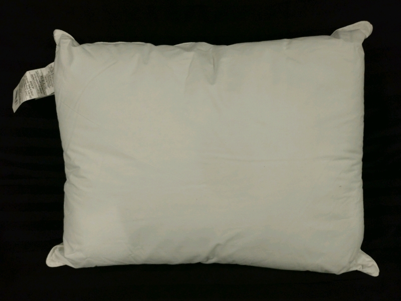 New Hollander Sleep & D&eacute;cor Standard Size Pillow