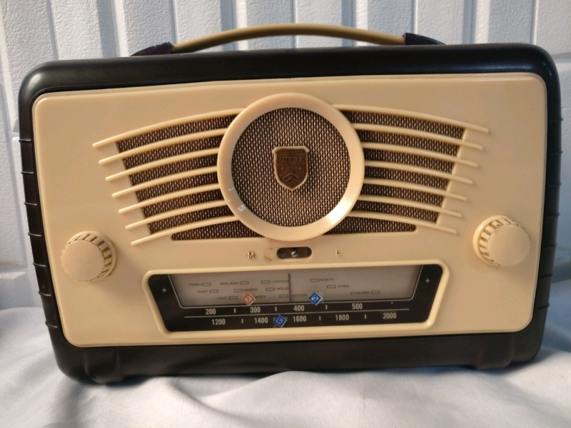 Vintage Ultra Portable Radio - No Power Cord