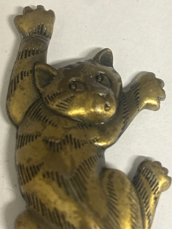 JJ Jonette Vintage Climbing Cat Brooch 1988