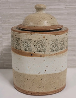 Stoneware Cookie / Snack Jar with Lid . Measures 11" Tall . No chips or cracks