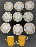 Vintage Royal Doulton Sundance Pattern : 4 Coffee Cups (3"), 8 Saucers (5.8") & 1 Small Plate (6.5")