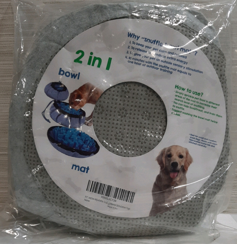 New in Package Pet Arena Snuffle Bowl/Mat Keeps your pet busy Stock photo used