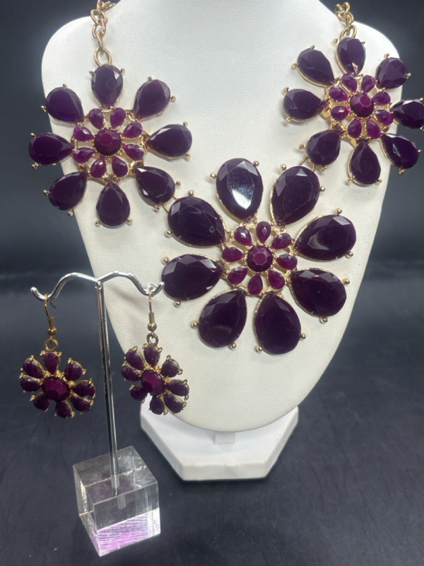 Modern Statement Ruby Glass 3 Flower Necklace Matching Earrings