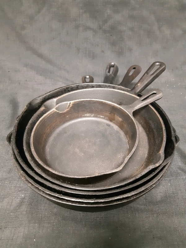 Set Of 5 Cast Iron Skillets Made in Taiwan Size Ranges From 6½" - 11½"