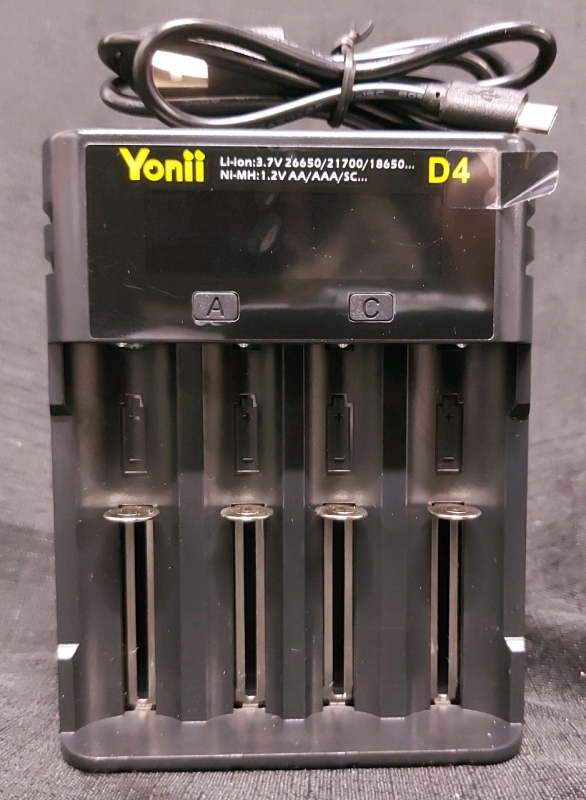 As New Yonii 4 Bay Battery Charger With USB Charging Wire 4.5"x3.75"