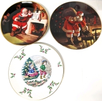 3 Vintage Christmas Collector's Plates : 1979 Royal Doulton, 1993 Limited Edition Coca-Cola, Knowles | 8.5"