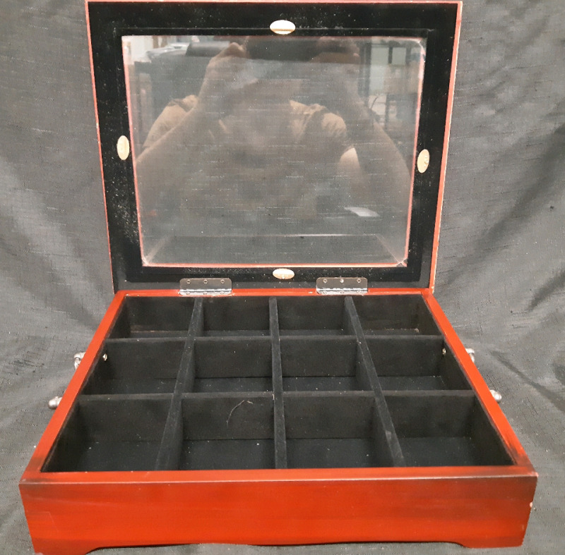 Jewelry box With 12 Slots for Watches / Necklesses * slightly Scratched * ( 12.5" x 10" x 3" )