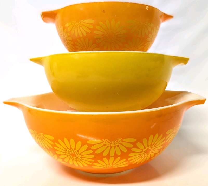 3 Vintage PYREX Cinderella Bowls : | 1.5qt, 2.5qt & 4qt