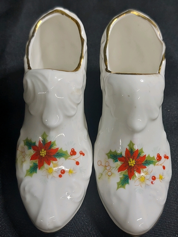 Vintage Royal Albert Bone China England Poinsettia 4.5"X2"1.5"