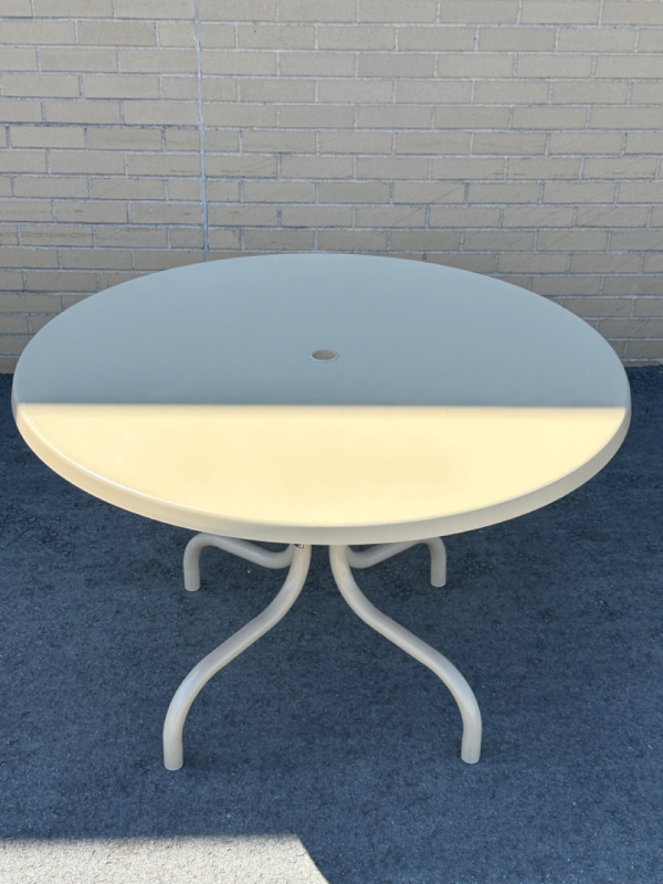 Werzalit Patio Table Metal Legs Solid Top Approximately 30&rdquo; Tall 42&rdquo; Diameter