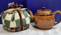 Vintage 5.5" Brown Betty Teapot with a Cosy No chips or cracks