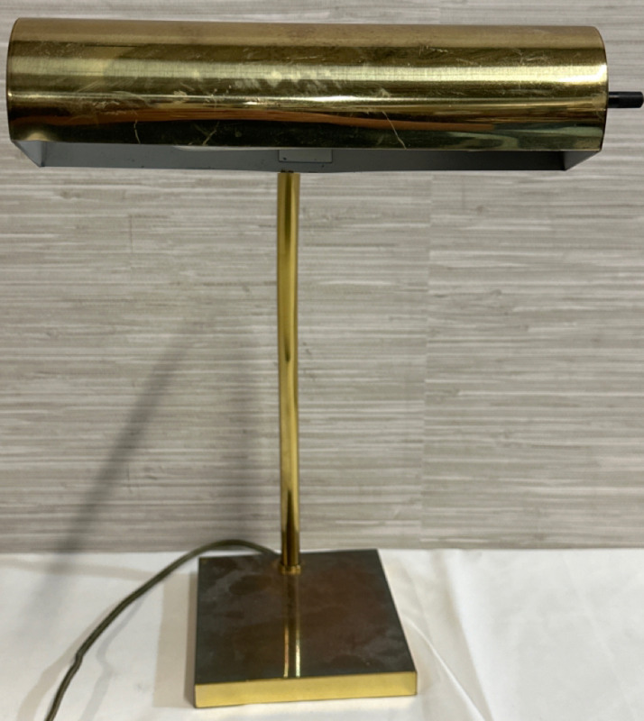 Vintage Metal Desk / Bankers Lamp Square Base Brass Color Working 14” Tall