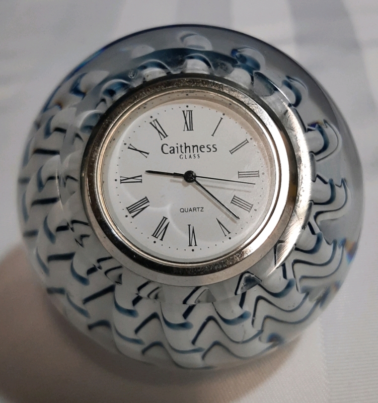 Vintage Caithness of Scotland Glass Clock/Paperweight. Clock is not working 2.5" Tall