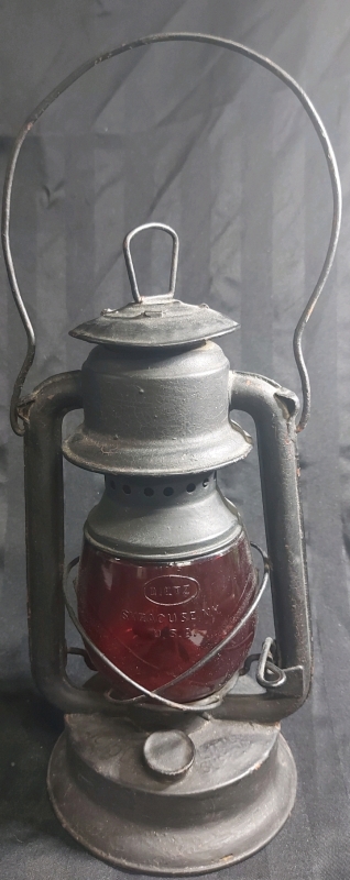 Vintage Dietz Little Wizard Railroad Lantern Syracuse New York Red Globe Embossed 16"x6.5"
