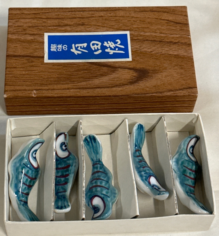 5 Vintage Japanese Japan Ceramic Porcelain Fish Chopstick Knife Fork Rests 2-1/2” 5 Piece Box Set