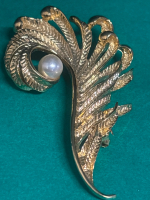 Signed Weingeroff Large Feather Broock Faux Pearl