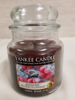 New Yankee Candle Mountain Berry Candle 411g size