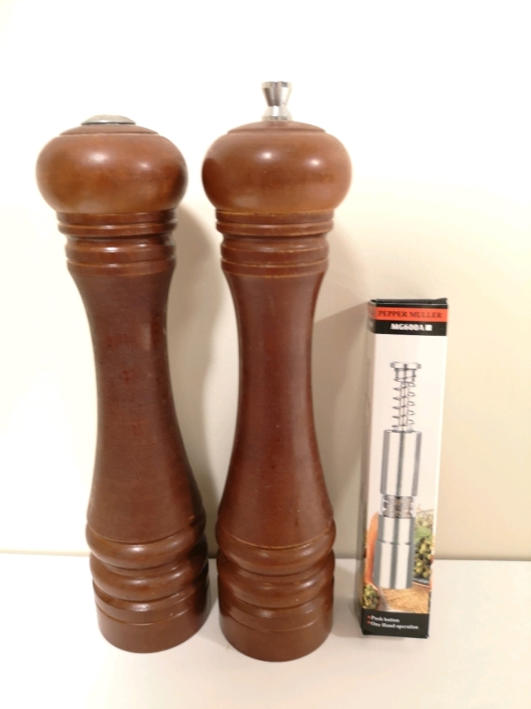 Wooden Salt & Pepper Shakers + New Small Pepper Grinder