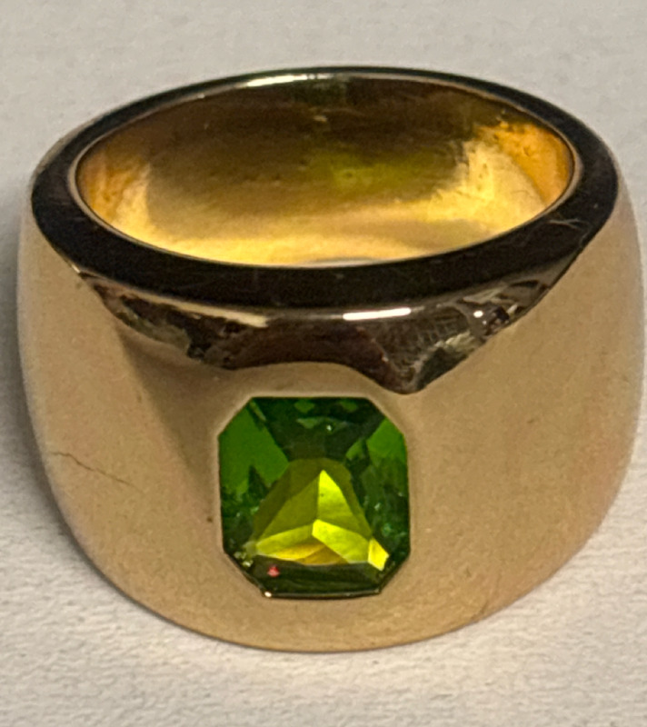 Vintage NAPIER Signed Peridot Emerald Glass Ring