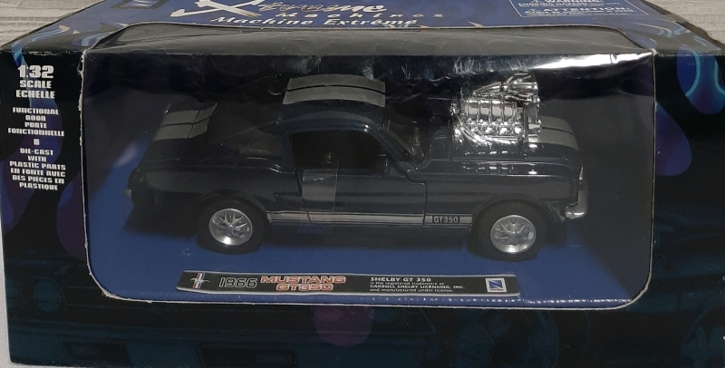 Extreme Machines Ford Mustang GT 350 1966 Vehicle Year Die-Cast 1:32