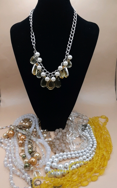 8 Fabulous Vintage Necklaces & One Bracelet- Faux Pearls, Beads, Lucite Acrylics in a Variety of Colours The Longest One is Yellow @ 46"