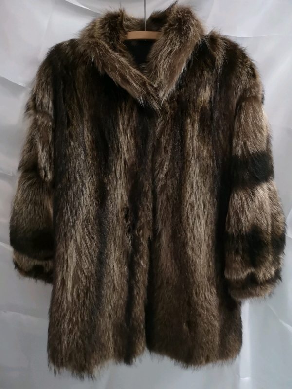 Vintage Raccoon Fur Coat - Henry Furs sz 10-12(?)