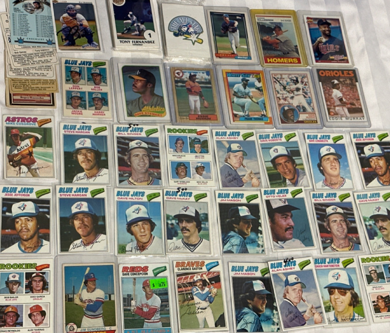 41 Vintage 1977-1998 MLB Tading Cards With Autographed Toronto Blue Jays Pat Borders 1992 Upper Deck + 2 Toronto Bluejays Fan Club & The All-Star Season Packs