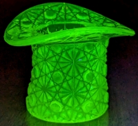 Vintage Yellow Vaseline Uranium Glass Top Hat Toothpick Holder | Daisy & Buttons Pattern | 2.5" Tall