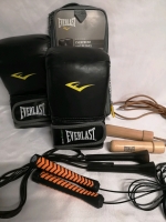 Everlast sz L/XL Boxing Bag Gloves & 3 Skipping Speed Ropes