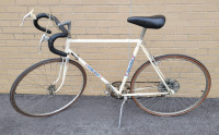 Vintage 1980s France-Sport 10 Speed Road Bicycle . 27"&times;1 1/4" Tyres , 23" from Crank to Seat Post Top .