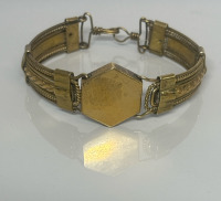 Lovely Vintage Detailed Gold tone Bracelet old Clasp