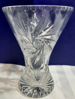 Vintage 10" Pinwheel Vase with Teeth Edge