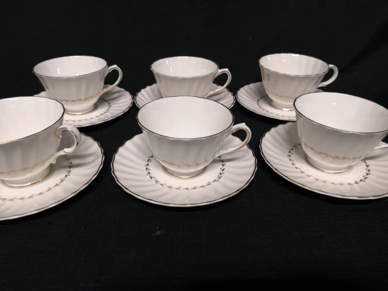6 Vintage ROYAL DOULTON Teacups & Saucers - Adrian Pattern