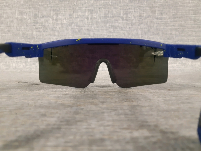 New Pit Vipers Polarized Sunglasses For Kids / Windproof Bike Sunglasses With Carry Case, Lens Cleaning Fabric & Replacement Ear Pieces