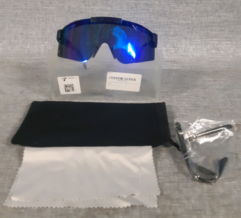 New Pit Vipers Polarized Sunglasses / Windproof Bike Sunglasses With Carry Case, Lens Cleaning Fabric & Replacement Ear Pieces