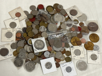3+ Pounds Of Vintage World Coins & Tokens Canada Australia Uk 1968 Calgary Stampede Souvenir Dollar 1945 Canadian Nickle & Much More