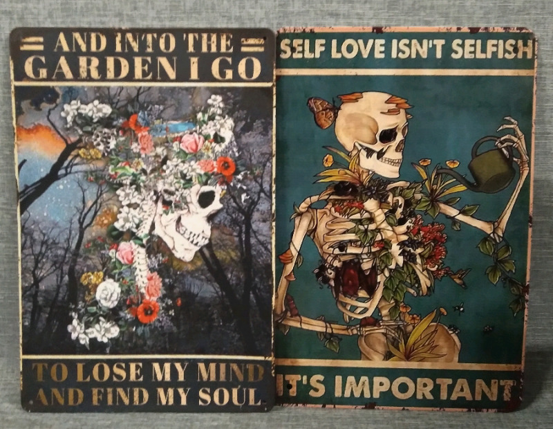 Skull Metal Tin Sign 12x8"