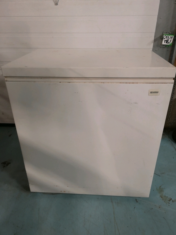 Kenmore Chest Freezer - Working 31.5" Long, 22" Wide & 35" Tall