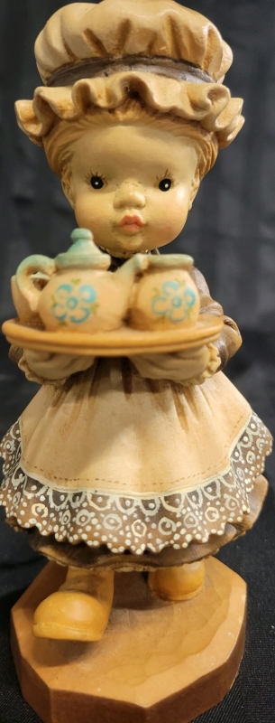 ANRI Woodcarving Italy "Sarah Kay" Afternoon Tea Figure Excellent Condition 6.5"x 4.5"