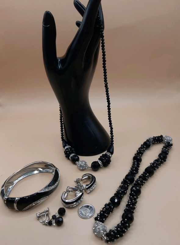 Stunning Vintage Magnetic Clasp Jewellery