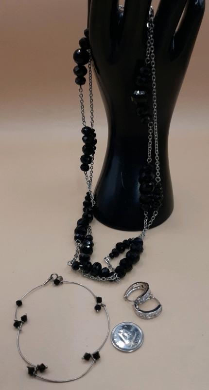 Mixed Lot of Jewelry Pieces