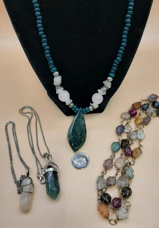 Vintage Semi Precious Stone Necklace 2 Crystal Wands on Unmarked Non Magnetic Unmarked Chains Tested Rose Quartz & Clear Accents on Green Stone Chain