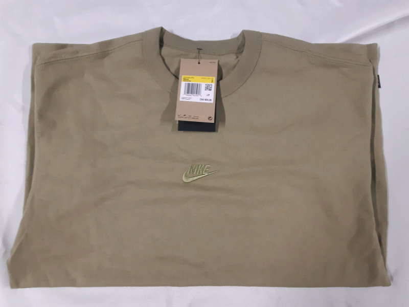 New Nike Mens Short Sleeve T-Shirt ( Size Small )