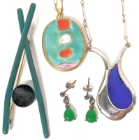 Vintage & Mid Century Modern Jewelry : Jadeite Earrings, Necklaces & Brooch