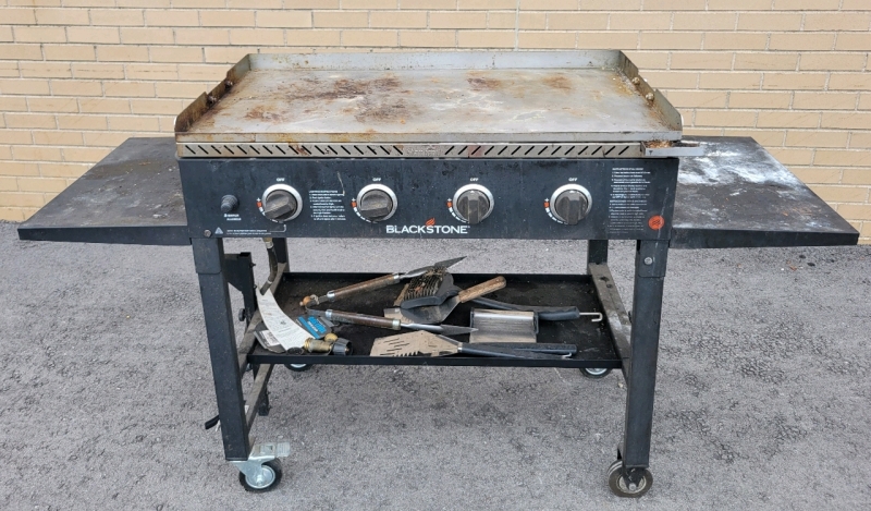 Blackstone Stanbroil 36" x 21" Griddle Model 1554, 3 Feet Tall Good Condition