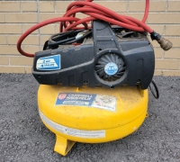 Campbell Hausfeld Extreme Duty Air Compressor 2HP 4 Gallon 125 Max psi, 225" Hose Good Condition Overall